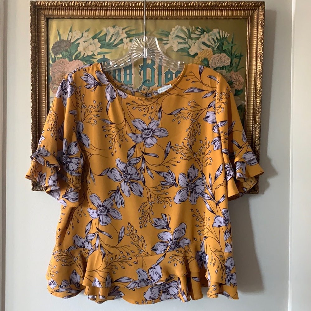 Paraphrase Ruffle Top. Size S